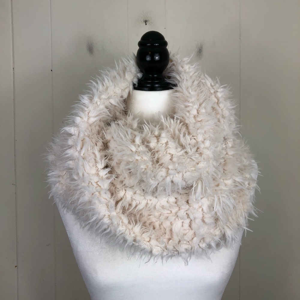 Modena Fuzzy‎ Infinity Scarf - Picture 2 of 6